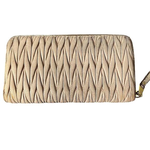 Miu Miu Women's Light Pink Zip-Around Wallet - Picture 3 of 11